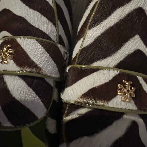 Tory Burch
Ballet zebra-print loafers - Picture 3 of 3